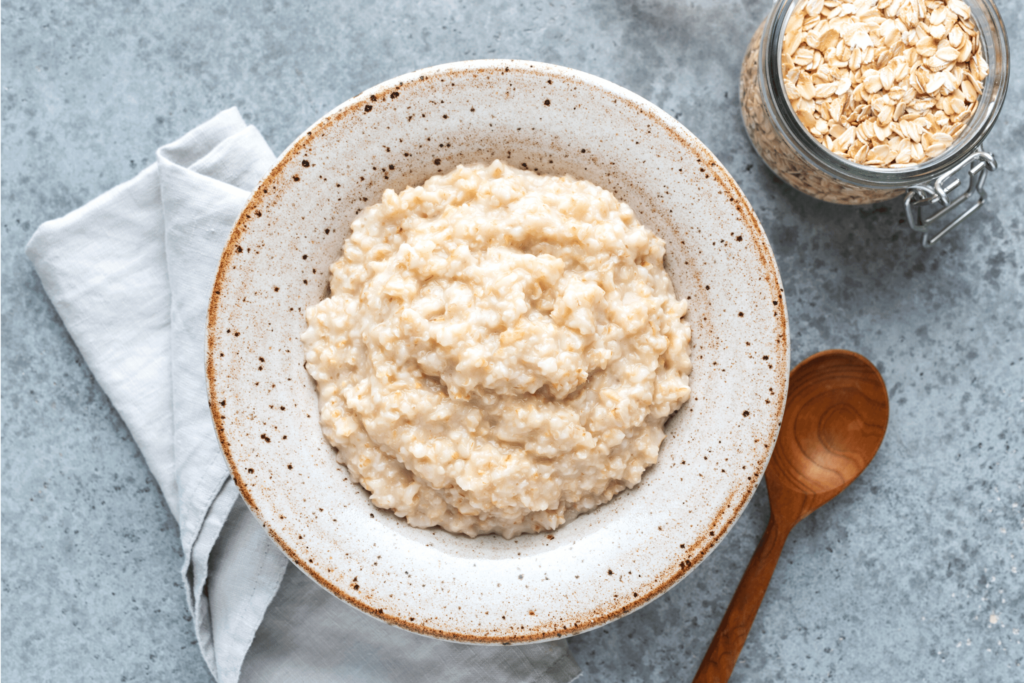 cooked-oatmeal-and-oats